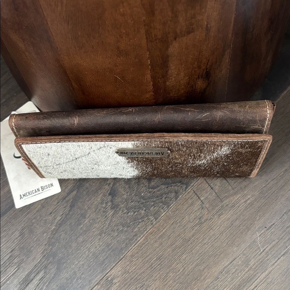 American Bison Hair on Hide,Genuine Leather,5 card,1 ID,checks,2 zip,snap top - Picture 10 of 11